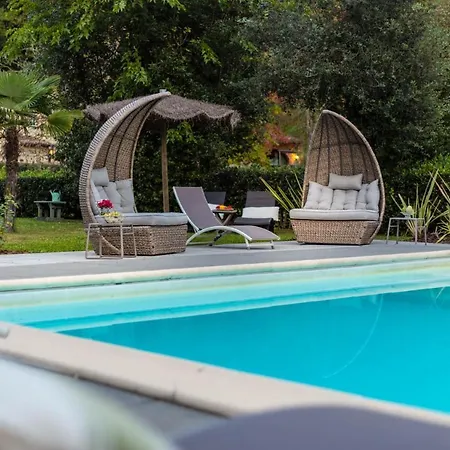 Veranda, A Romantic With Pool Villa Larciano
