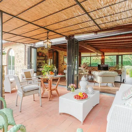 Veranda, A Romantic With Pool Villa Larciano