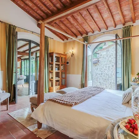 Veranda, A Romantic With Pool Villa Larciano