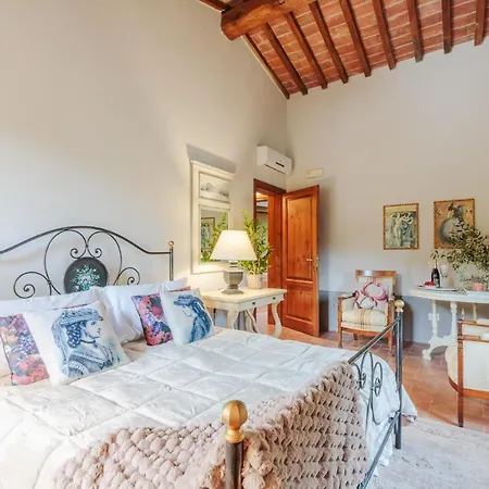 Veranda, A Romantic With Pool Villa Larciano