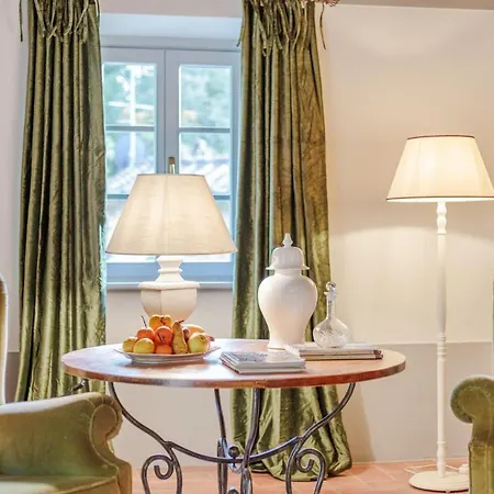 Veranda, A Romantic With Pool Villa Larciano