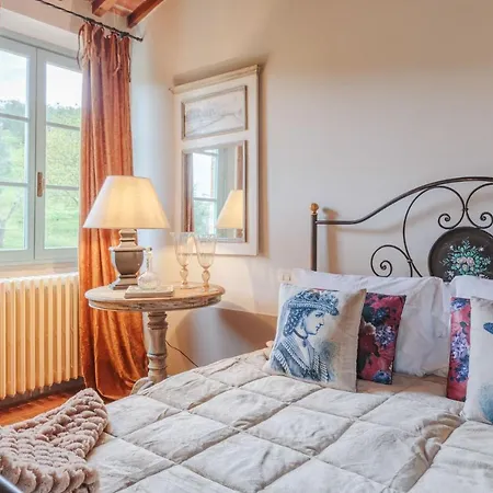 Veranda, A Romantic With Pool Villa Larciano