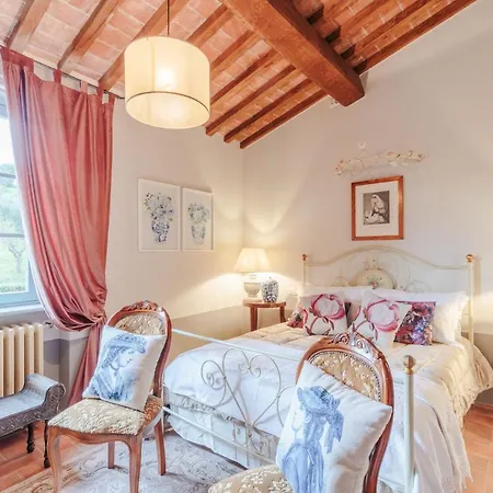 Veranda, A Romantic With Pool * Larciano
