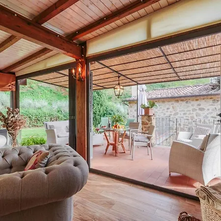 Villa Veranda, A Romantic With Pool Larciano