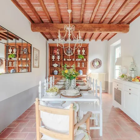 Veranda, A Romantic With Pool Villa Larciano