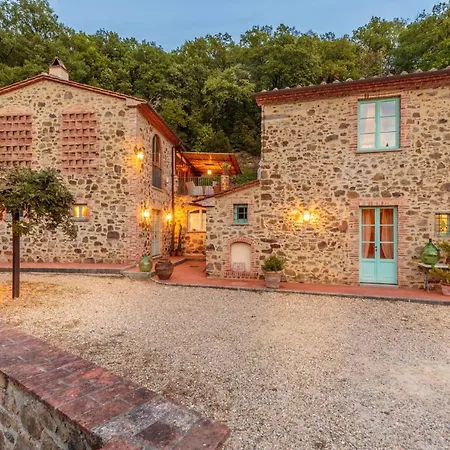 Veranda, A Romantic With Pool Villa Larciano